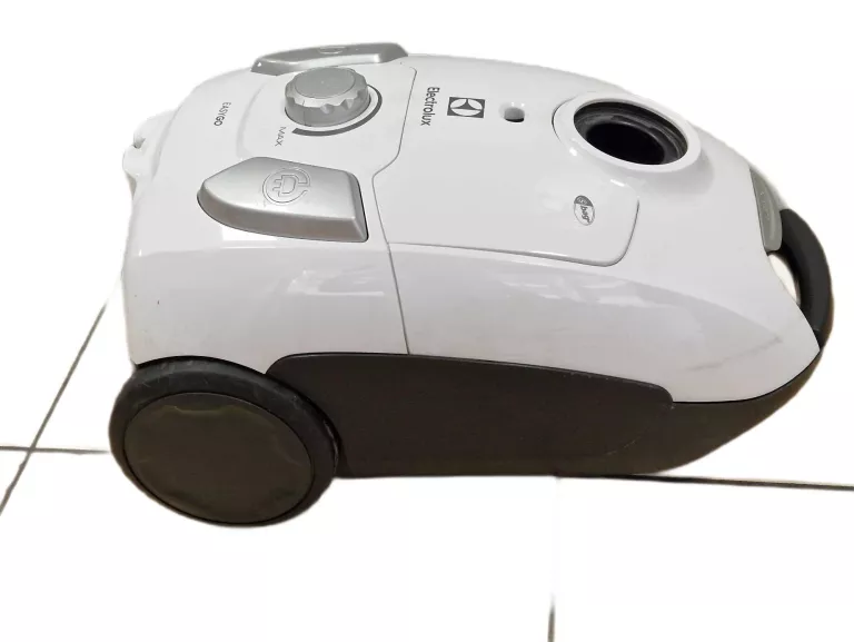 odkurzacz-workowy-bialy-electrolux-easy-go-eeg41iw-kolor-dominujacy-bialy