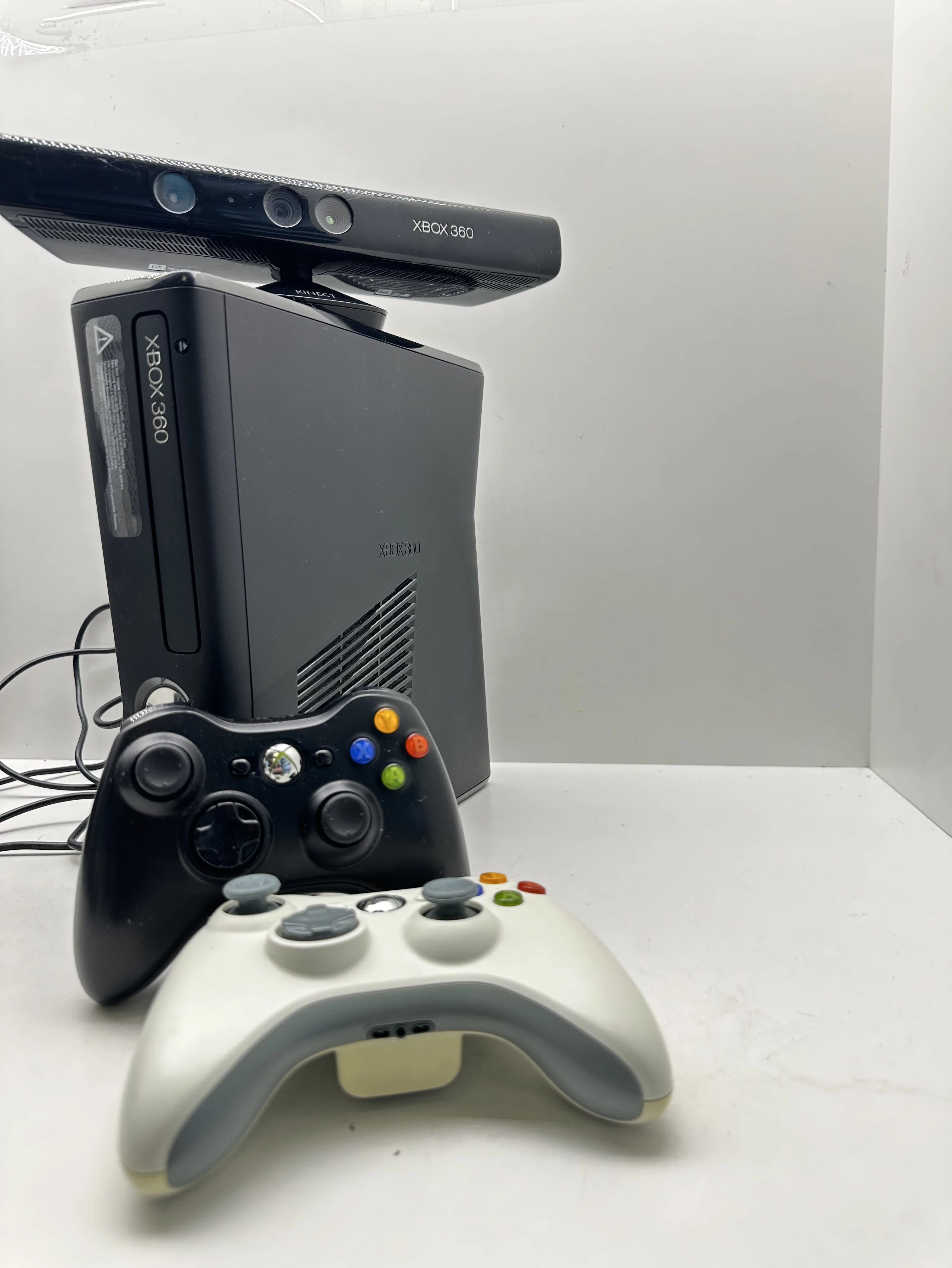 konsola-xbox-360-kinect-2-pady-pud-stan-uzywany