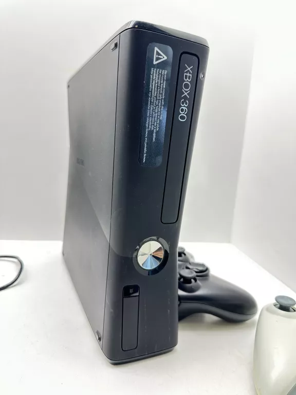 KONSOLA XBOX 360 + KINECT, 2 PADY, PUD