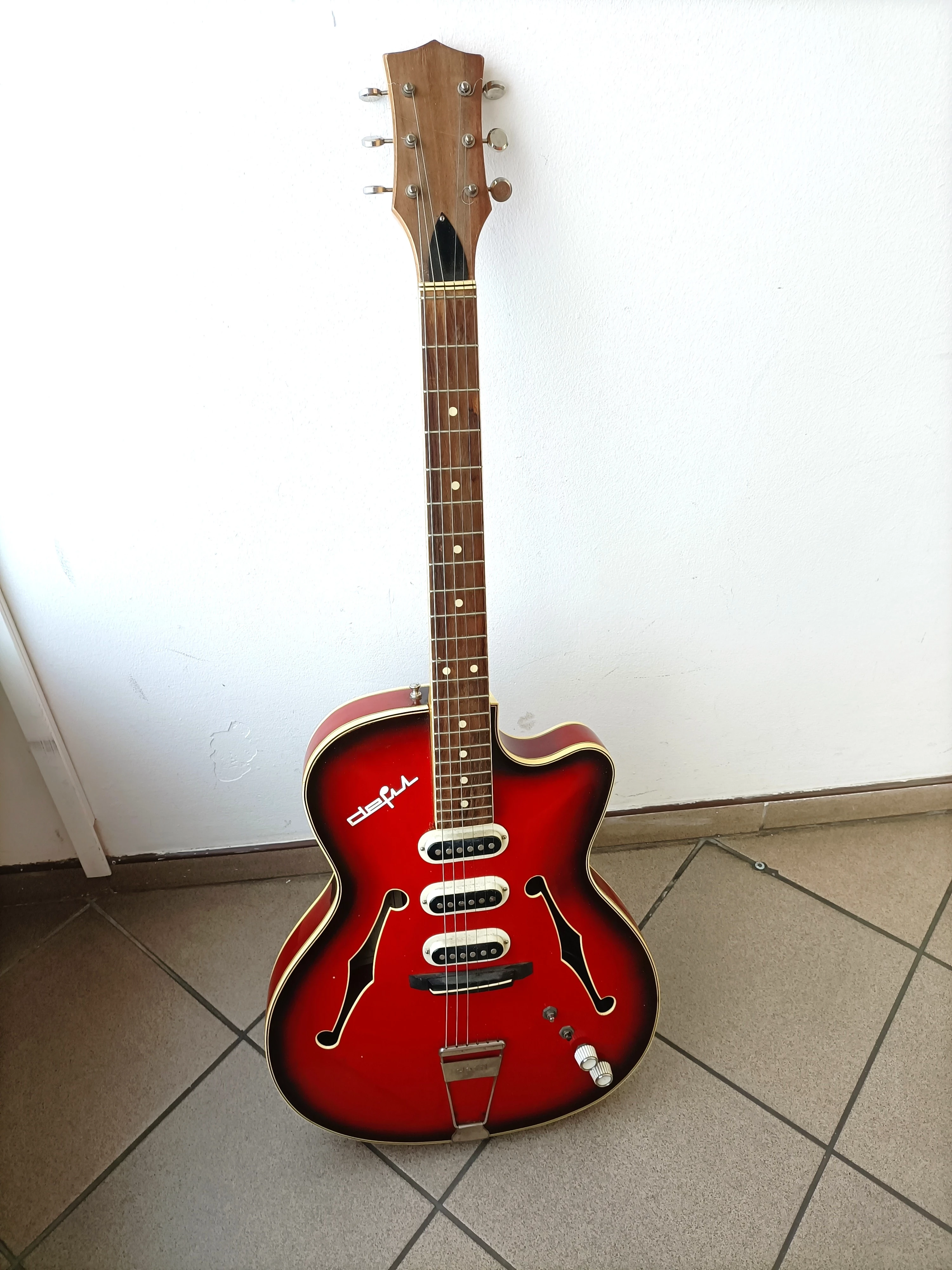 basowa-gitara-defil-pokrowiec-starolecka-63-poznan-x