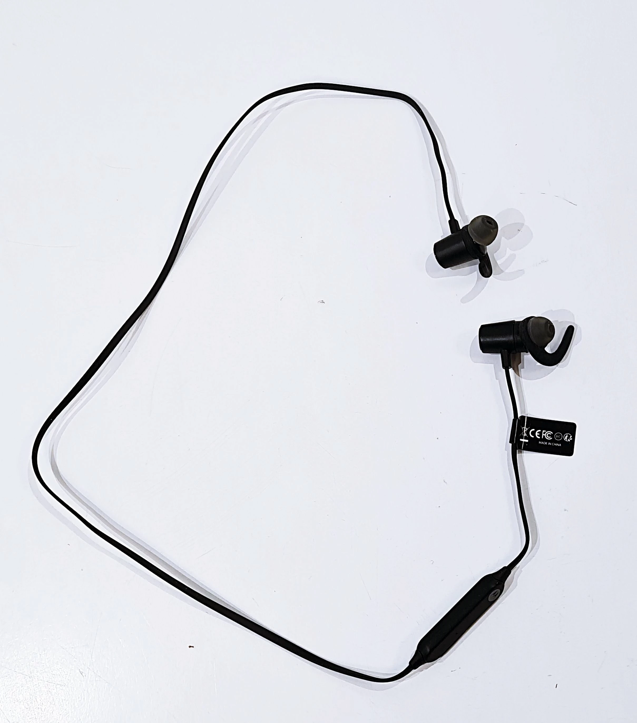 sluchawki-bt-motorola-verve-loop-105-34e-220-stan-uzywany