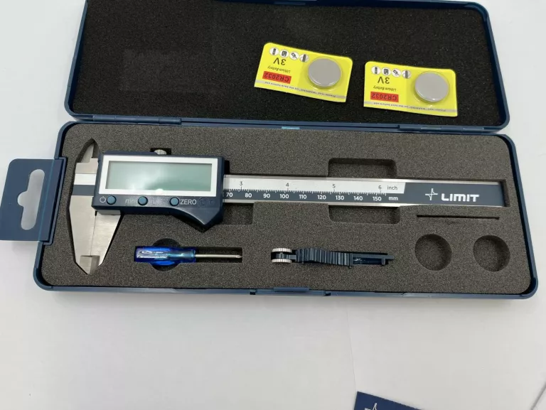 SUWMIARKA CYFROWA Z DUŻYM WYŚWIETLACZEM LIMIT CDN 150 MM