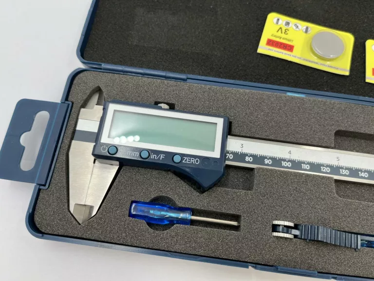 SUWMIARKA CYFROWA Z DUŻYM WYŚWIETLACZEM LIMIT CDN 150 MM
