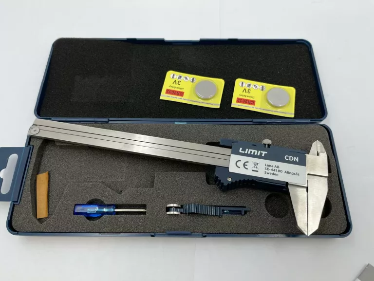 SUWMIARKA CYFROWA Z DUŻYM WYŚWIETLACZEM LIMIT CDN 150 MM