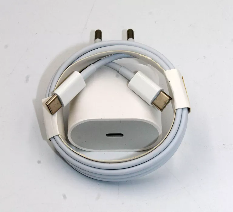 ladowarka-12w-5a-pd-12-biala-kabel-usb-typ-c-glogowska-160-poznan