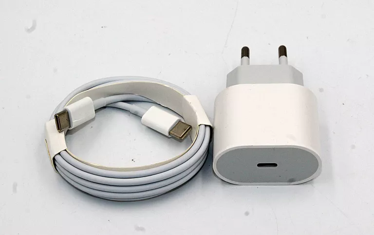 ladowarka-12w-5a-pd-12-biala-kabel-usb-typ-c-stan-powystawowy