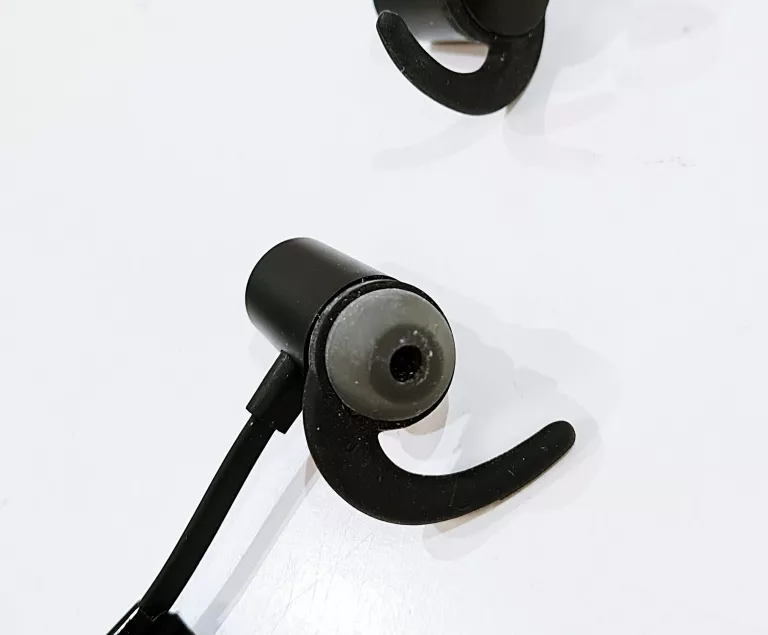 sluchawki-bt-motorola-verve-loop-105-34e-220-kolor-dominujacy-czarny