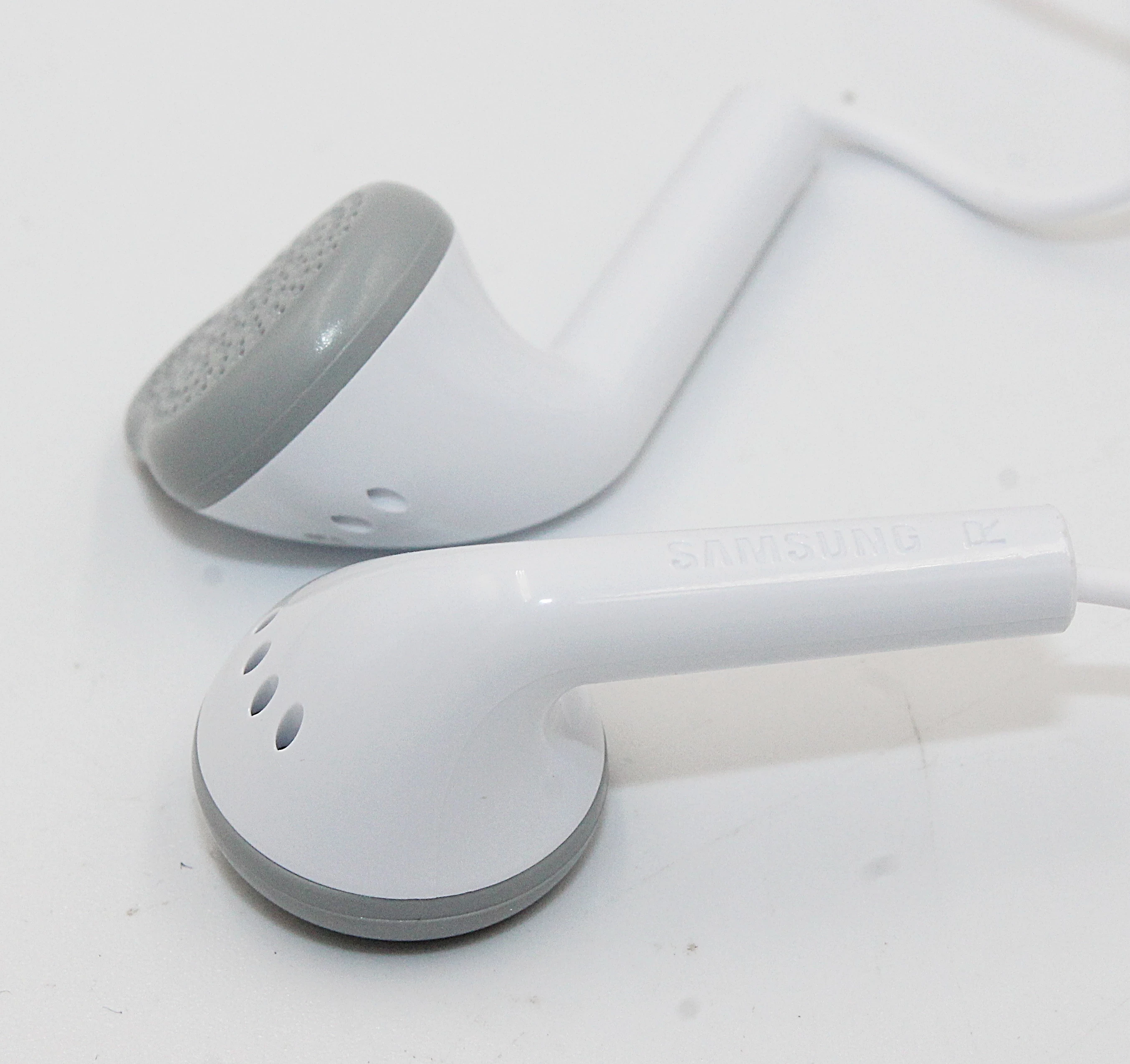 douszne-sluchawki-przewodowe-samsung-jack-kod-producenta-ehs64