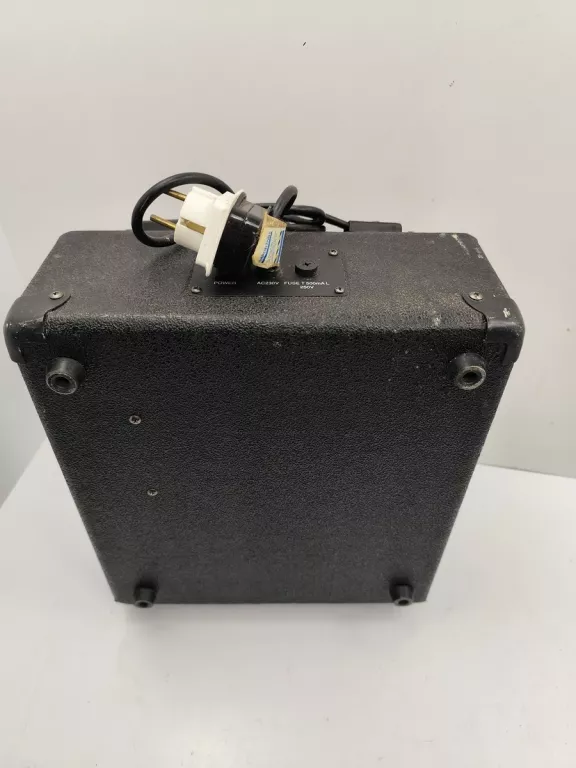 WZMACNIACZ GITAROWY ACOUSTIC SOLUTIONS JE75