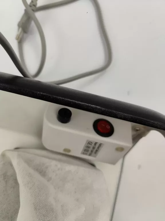 pochlaniacz-pylu-nail-dust-machine-waga-produktu-z-opakowaniem-jednostkowym-0500