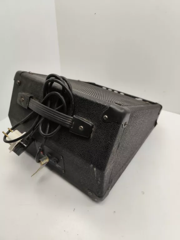 WZMACNIACZ GITAROWY ACOUSTIC SOLUTIONS JE75