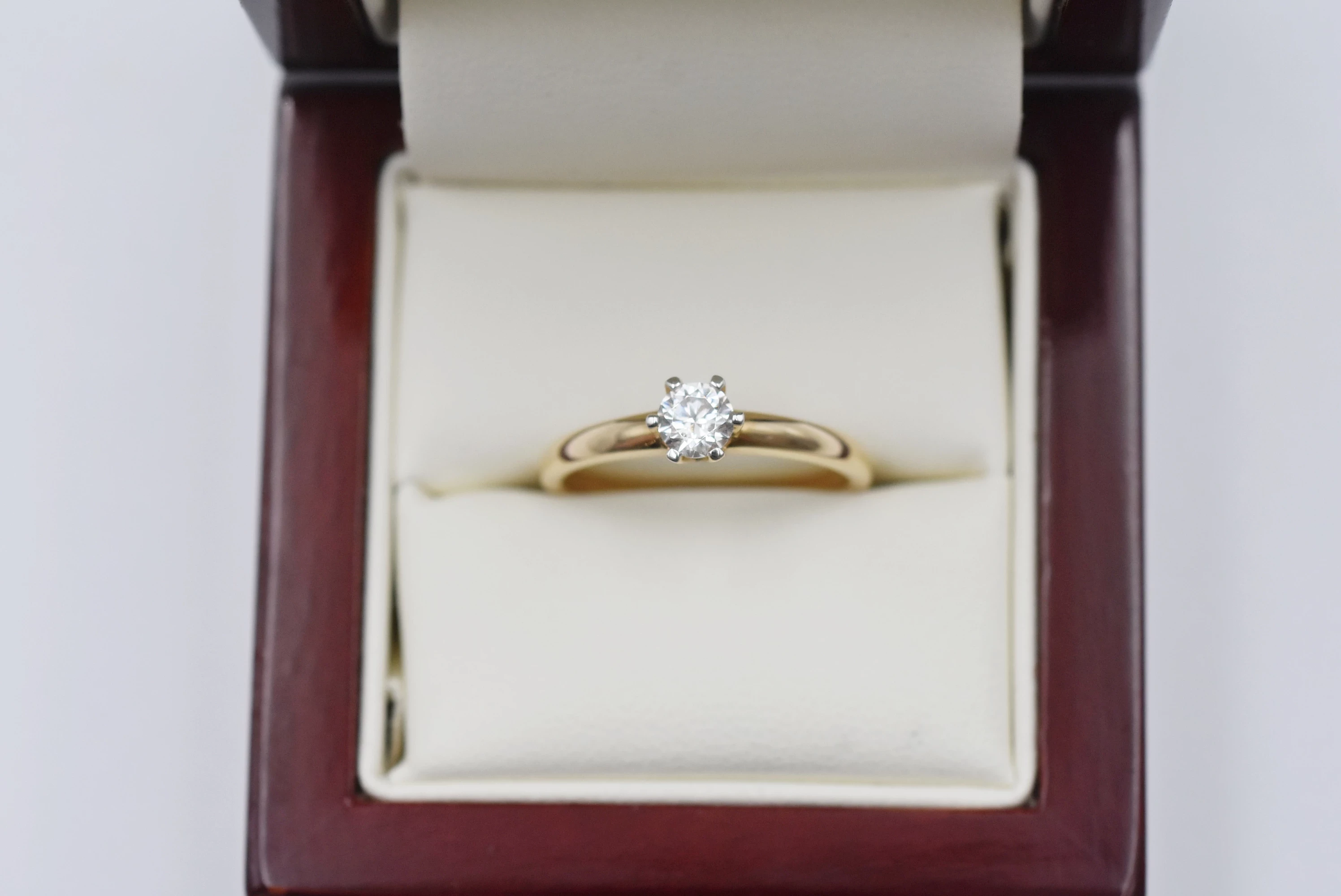 piekny-zloty-pierscionek-585-z-cyrkonia-585-286g-r20-rodzaj-2205-2