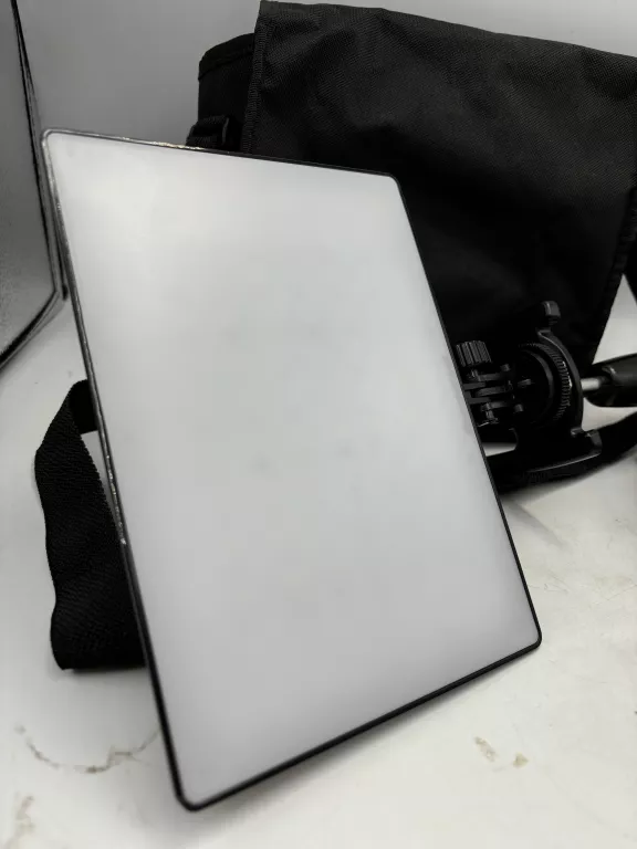 LAMPA YONGNUO NP-F750 + WYZWALACZ