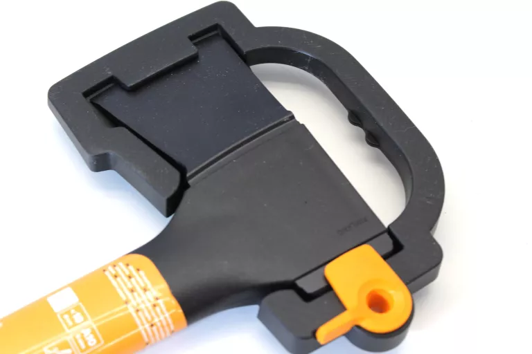 FISKARS CHOPPING AXE A10