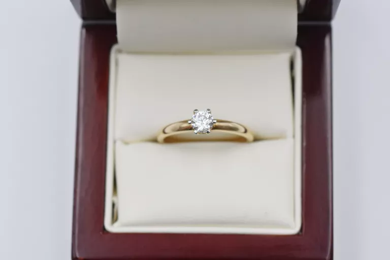 piekny-zloty-pierscionek-585-z-cyrkonia-585-286g-r20-rodzaj-2205-2