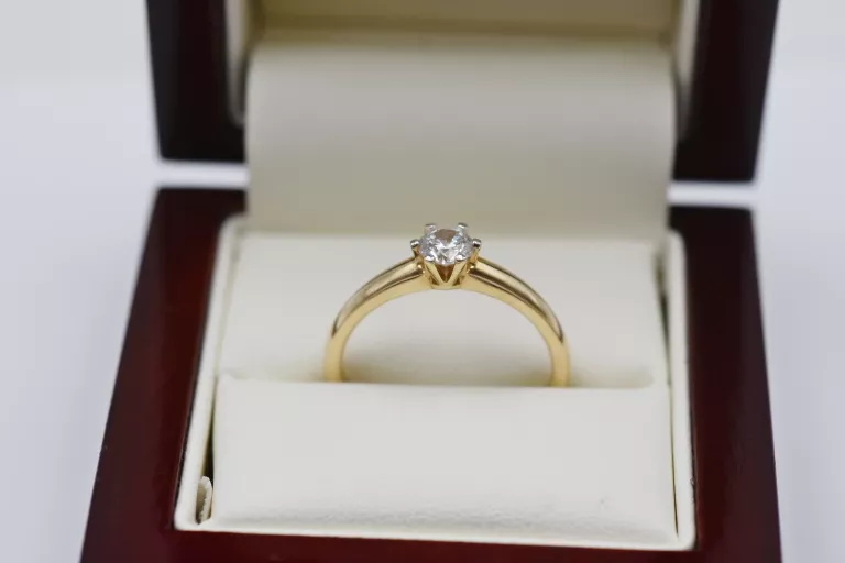 piekny-zloty-pierscionek-585-z-cyrkonia-585-286g-r20-rozmiarsrednica-wew-mm-372-20