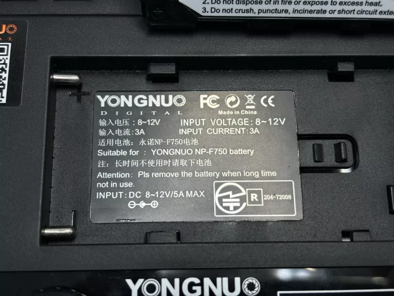 LAMPA YONGNUO NP-F750 + WYZWALACZ