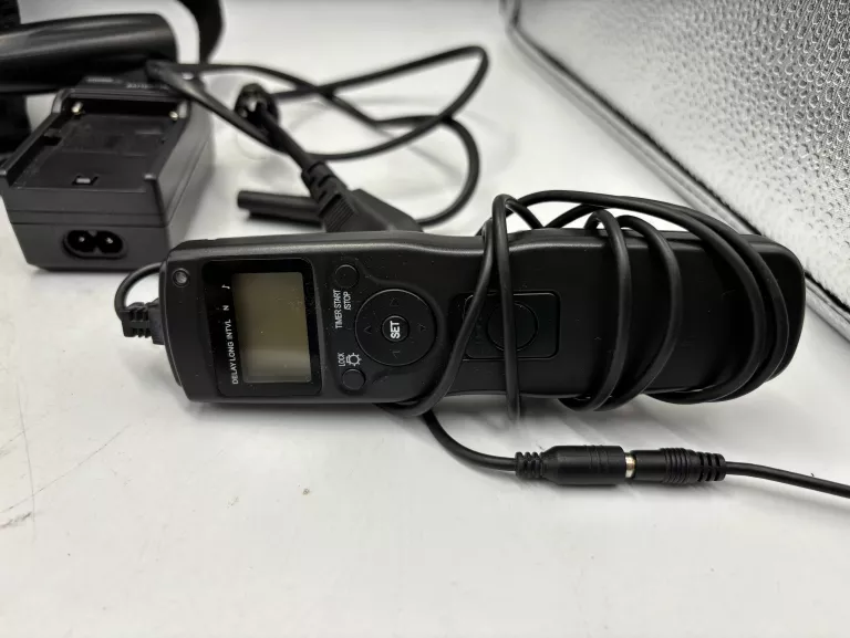 LAMPA YONGNUO NP-F750 + WYZWALACZ