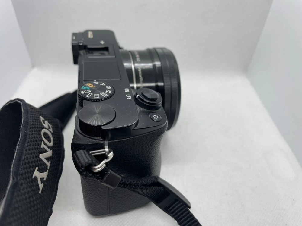 aparat-sony-alpha-6000-obiektyw-rozmiar-matrycy-aps-c