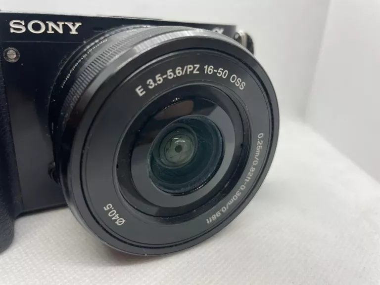 aparat-sony-alpha-6000-obiektyw-stabilizacja-optyczna-obiektywu