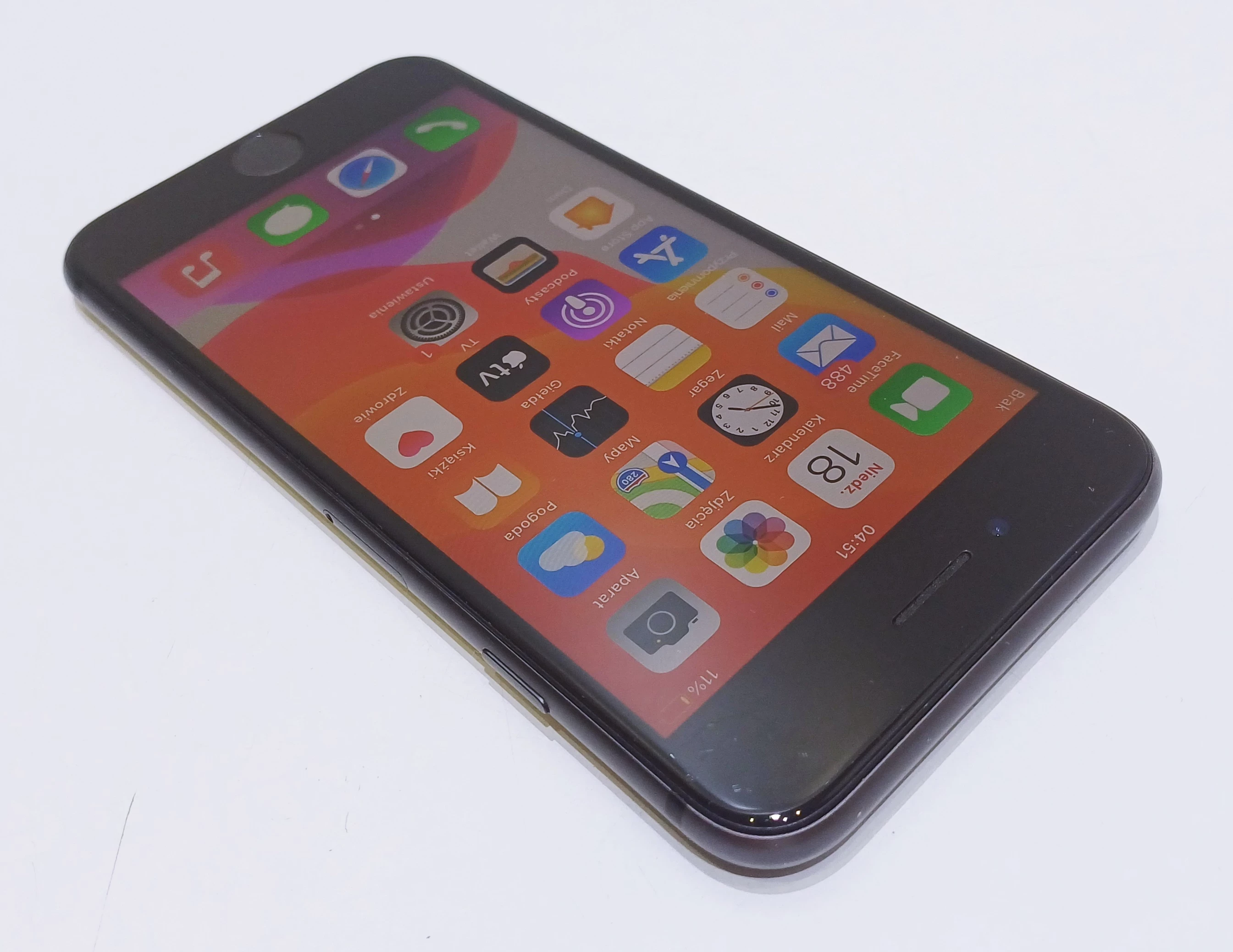 telefon-iphone-8-64gb-bat81-czarny-pamiec-ram-2-gb