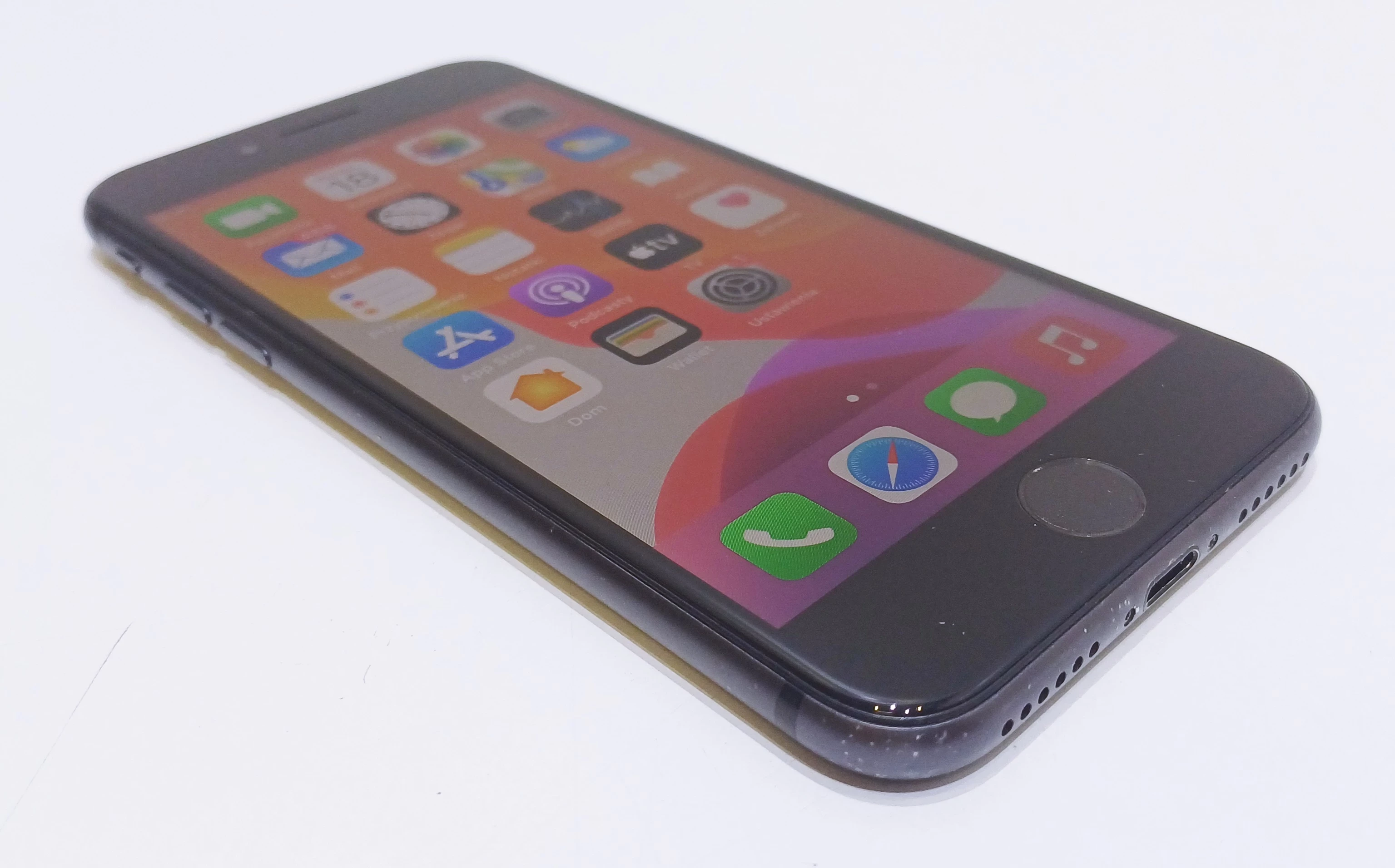 telefon-iphone-8-64gb-bat81-czarny-kolor-szary