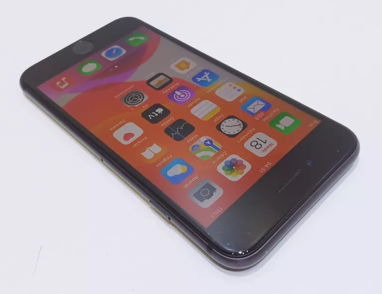 telefon-iphone-8-64gb-bat81-czarny-pamiec-ram-2-gb