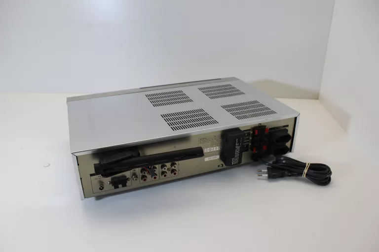 TUNER ZE WZMACNIACZEM SONY STR-VX20L