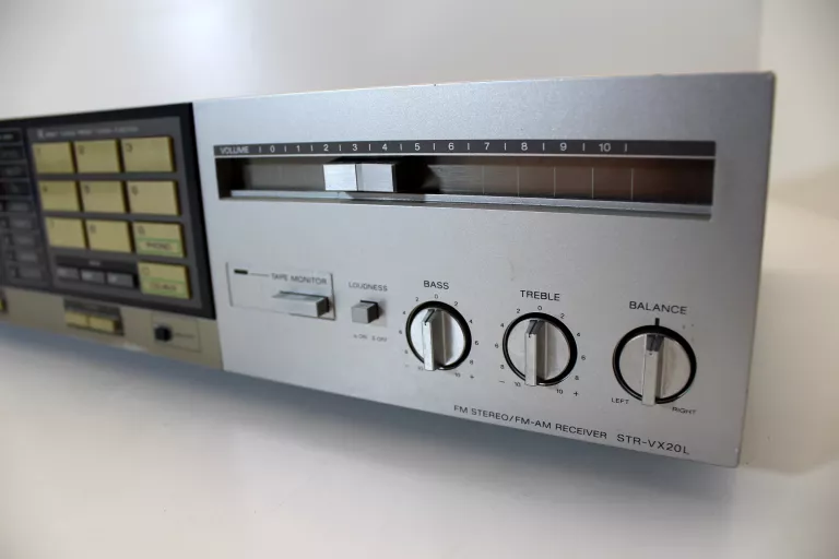 TUNER ZE WZMACNIACZEM SONY STR-VX20L
