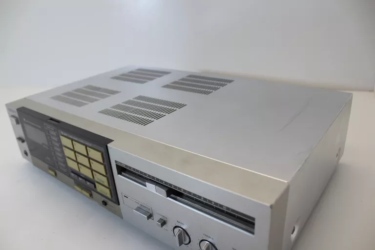 TUNER ZE WZMACNIACZEM SONY STR-VX20L