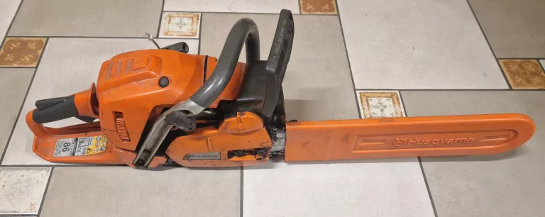 PIŁA SPALINOWA HUSQVARNA 555