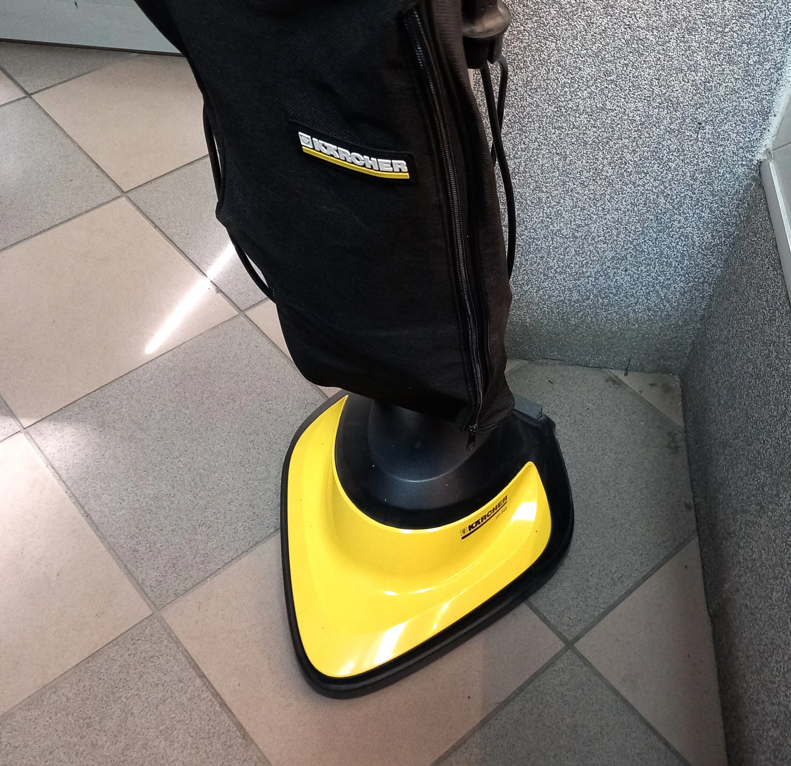 polerka-do-podlog-karcher-fp-303-stan-uzywany