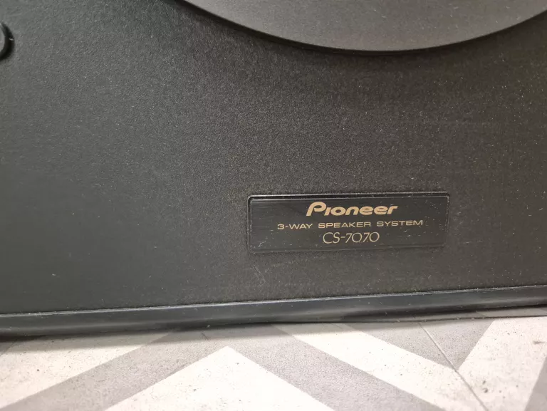 KOLUMNY PIONEER CS-7070