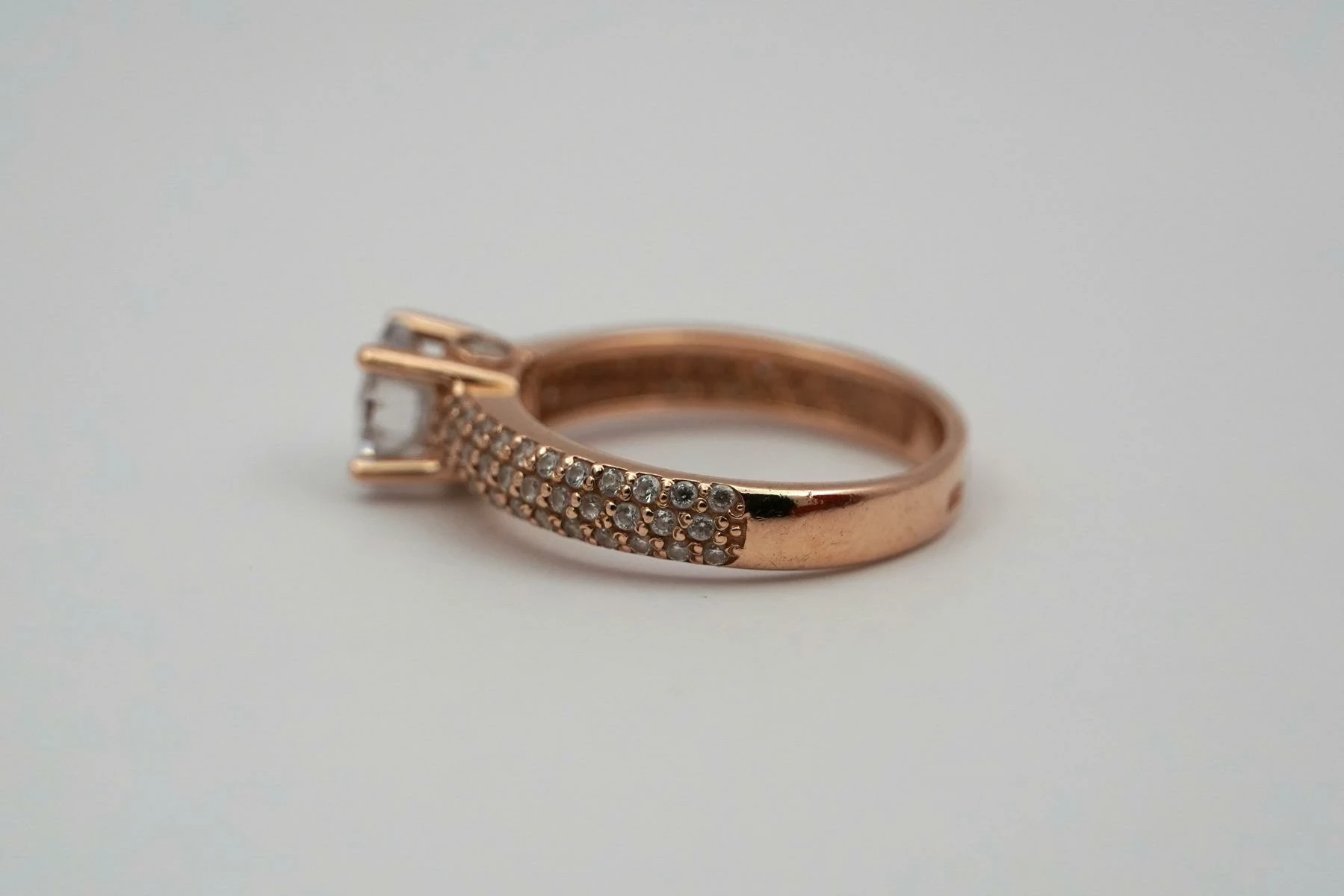 zloty-pierscionek-wysadzany-cyrkoniami-585-14k-r9-278g-rozmiarsrednica-wew-mm-372-9