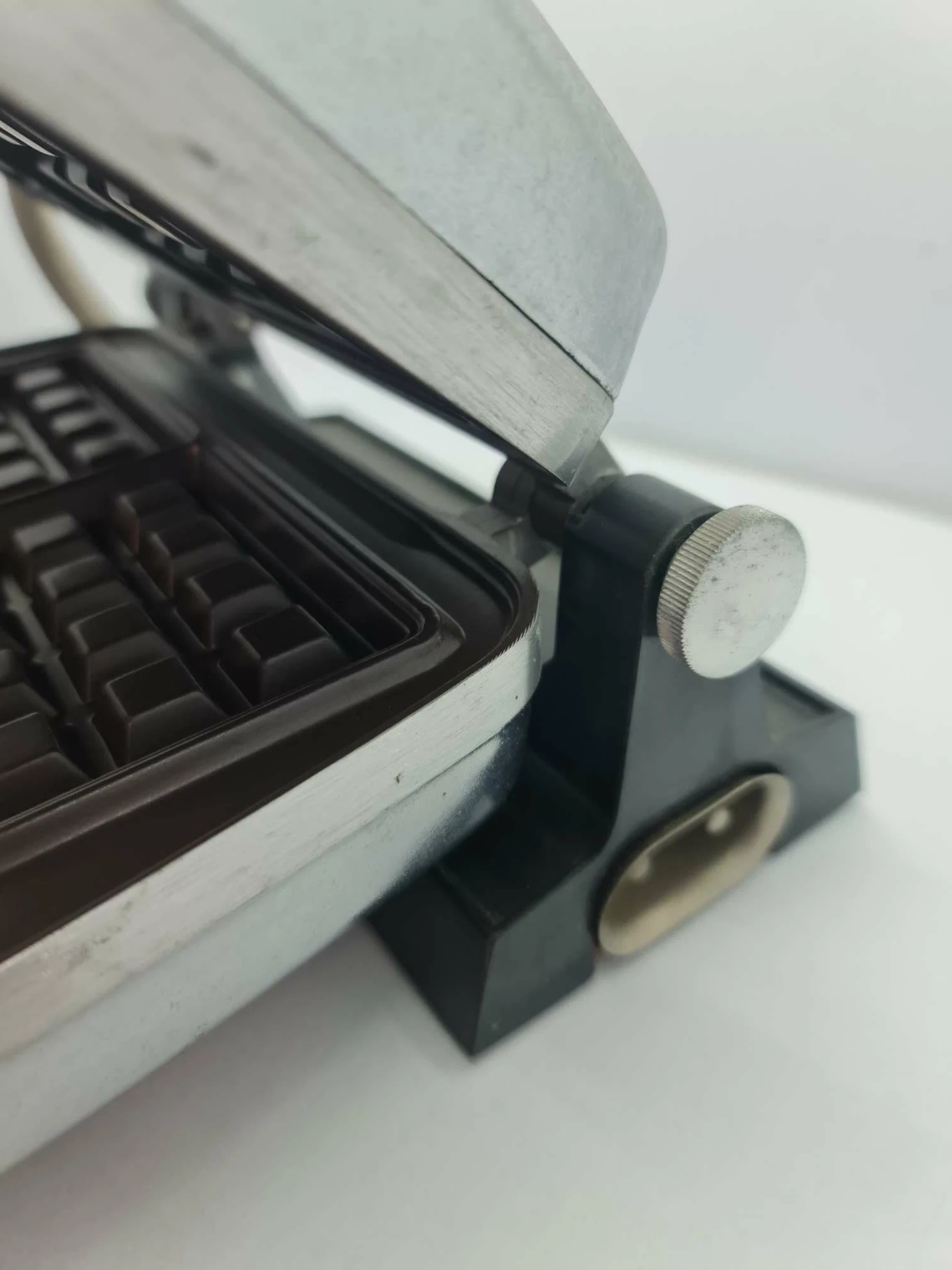 gofrownica-predom-251-1200w-prl-1-maja-10-knurow-sj