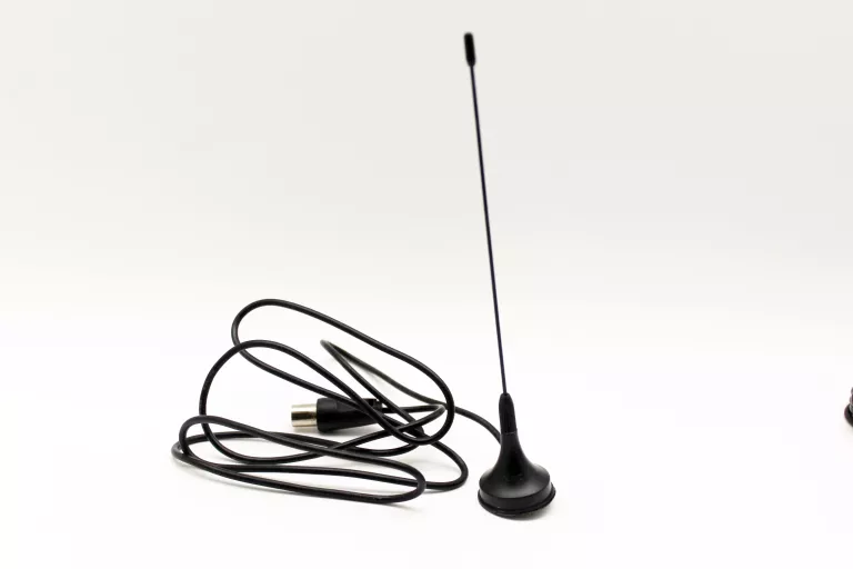 telewizorek-samochodowy-canva-ptv101-marka-leadstar