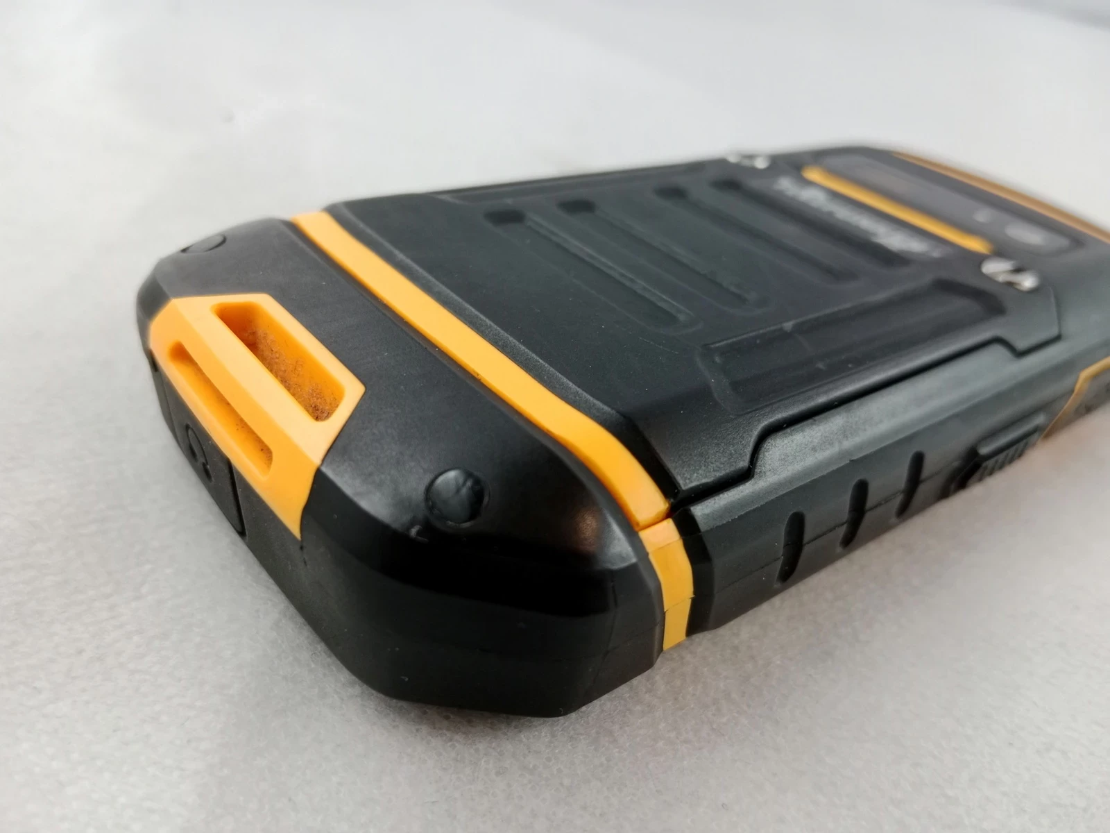 telefon-telefunken-outdoor-wt2-przekatna-ekranu-240