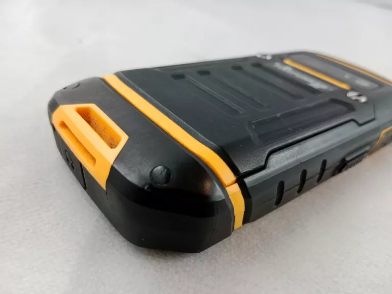 telefon-telefunken-outdoor-wt2-przekatna-ekranu-240