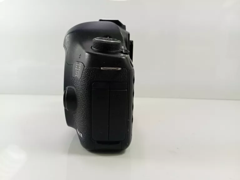 CANON EOS 5D MARK III 22.3 MP FULL FRAME CMOS (PRZEBIEG - 329725)