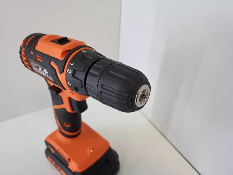 wiertarko-wkretarka-bezszczotkowa-20v-z-akumulatorem-i-ladowarka-kod-producenta-kwcd2161