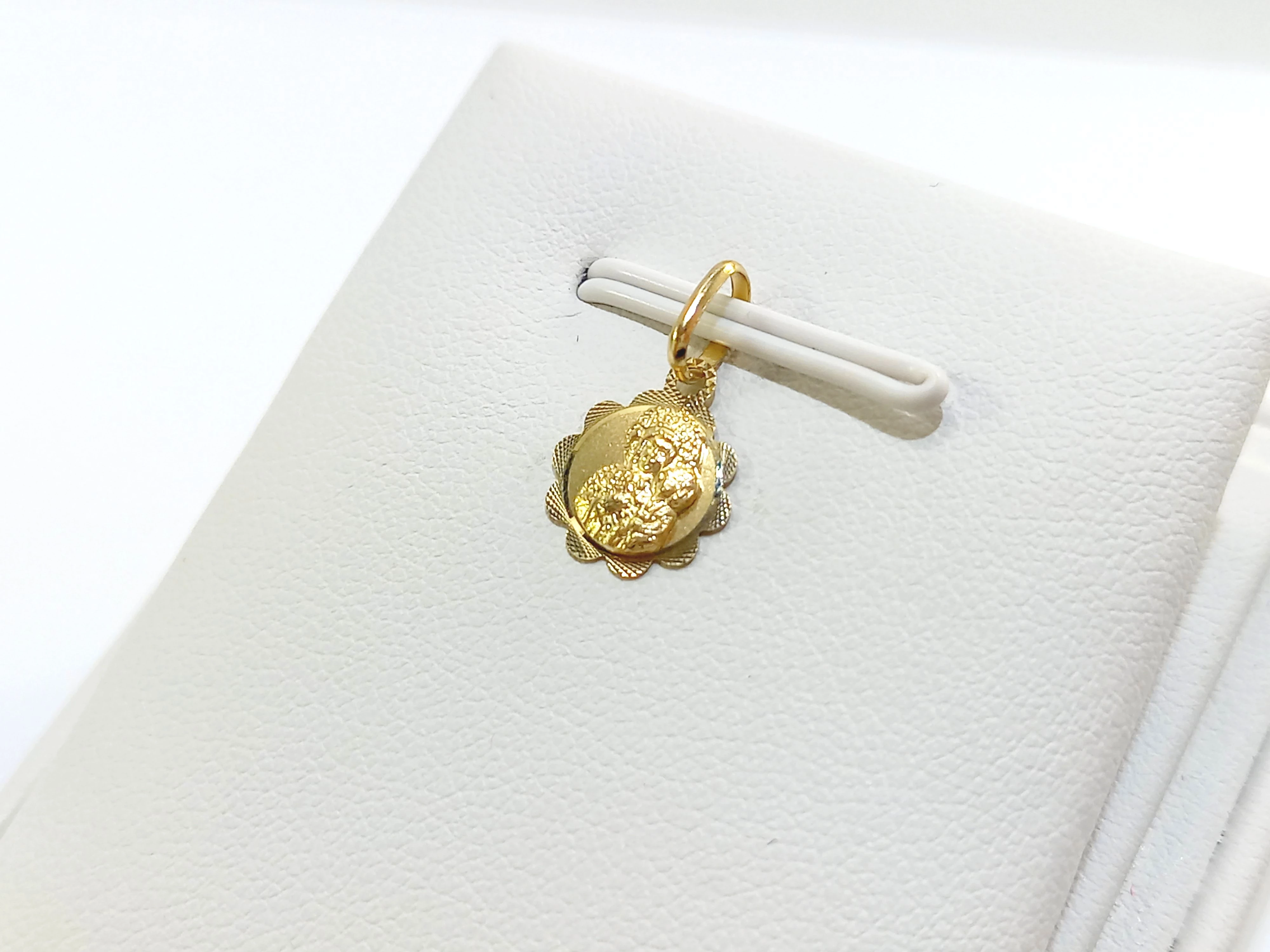 nienoszona-zlota-zawieszka-religijna-585-066g-kamien-17088-524288