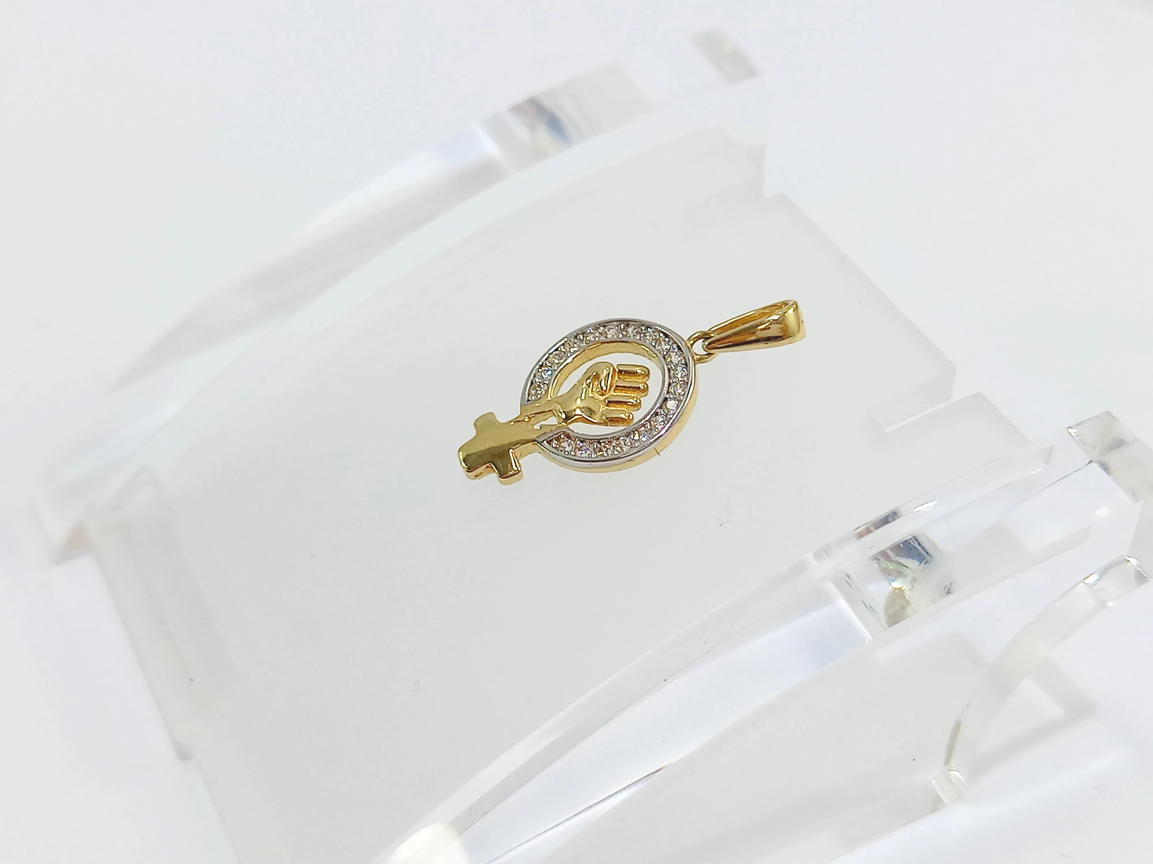 nienoszona-zlota-zawieszka-585-096g-cechy-207006-4