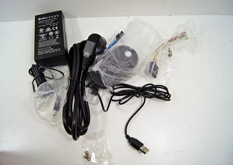 REJESTRATOR HIKVISION DS-7204HQHI-K1/FABRYCZNIE ZAPAKOWANY
