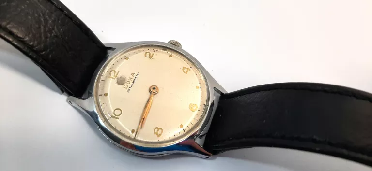 ZEGAREK DOXA SLIM LINE 106.10