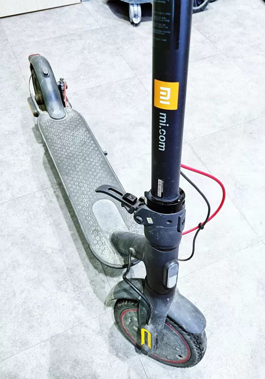 HULAJNOGA ELEKTRYCZNA XIAOMI ELECTRIC SCOOTER 4 PRO 700W