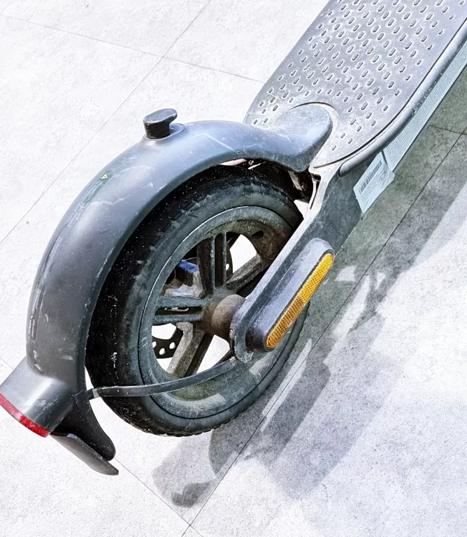 HULAJNOGA ELEKTRYCZNA XIAOMI ELECTRIC SCOOTER 4 PRO 700W