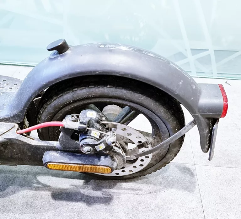 HULAJNOGA ELEKTRYCZNA XIAOMI ELECTRIC SCOOTER 4 PRO 700W