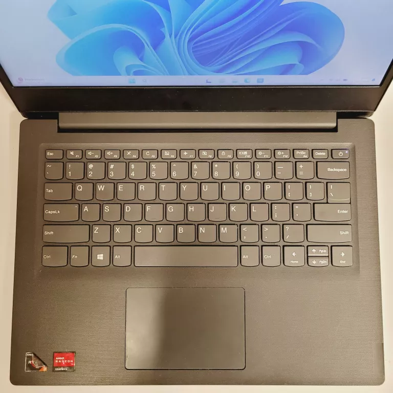 laptop-lenovo-v14-ada-ryzen-3-8gb-ram-256gb-ssd-stan-uzywany