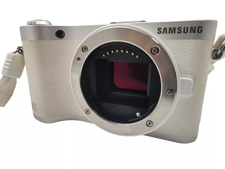ŚWIETNY APARAT FOTOGRAFICZNY SAMSUNG NX300 OKAZJA!!!