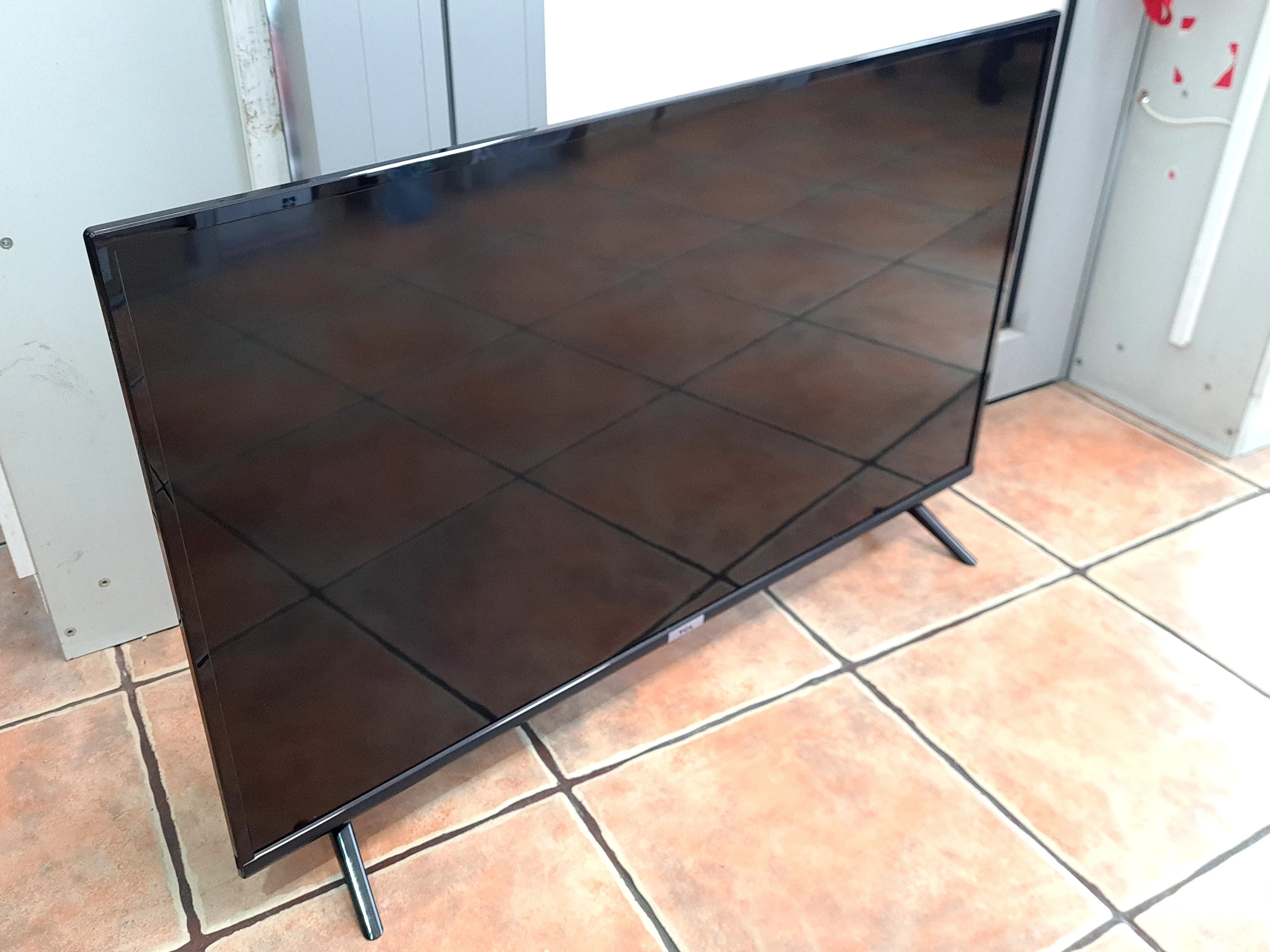 telewizor-tcl-40es560-40-led-full-hd-android-tv-klasa-efektywnosci-energetycznej-stara-klasyfikacja-dla-produktow-uzywanych